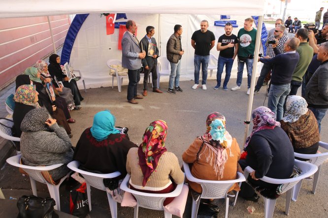 "Diyarbakır anneleri"ne destek ziyareti