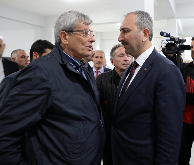 Yargıtay Üyesi Kenan İpek'in annesi defnedildi