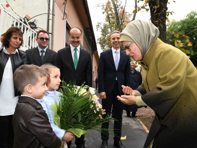 Emine Erdoğan, Macaristan'da anaokulu açtı