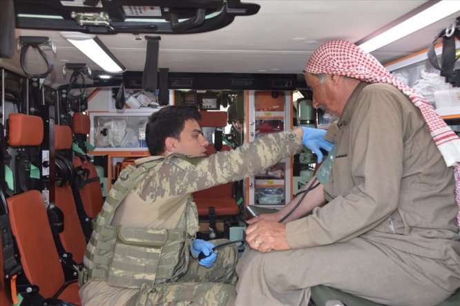 Tel Abyad ve Rasulayn'da köy köy sağlık taraması yapılıyor