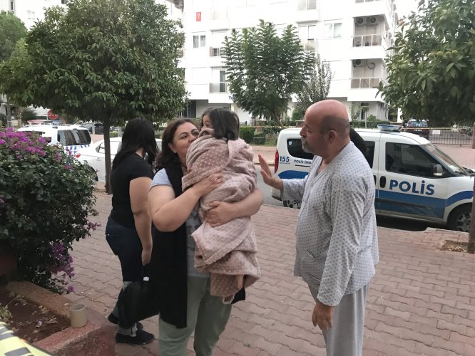 GÜNCELLEME - Antalya'da aynı aileden 2'si çocuk 4 kişi evlerinde ölü bulundu