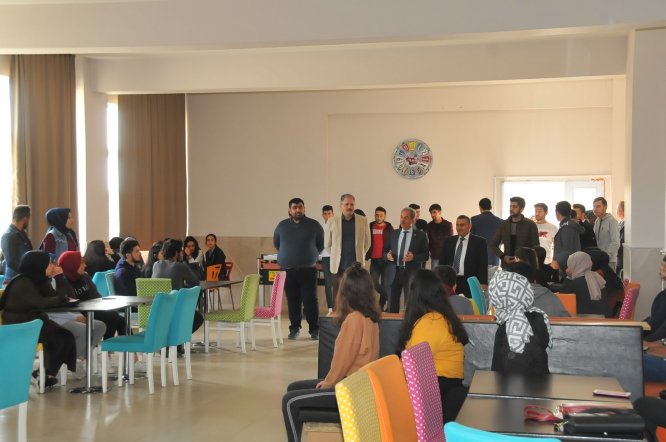 Başkan Akkaya, üniversiteli gençlerle buluşmaya devam ediyor