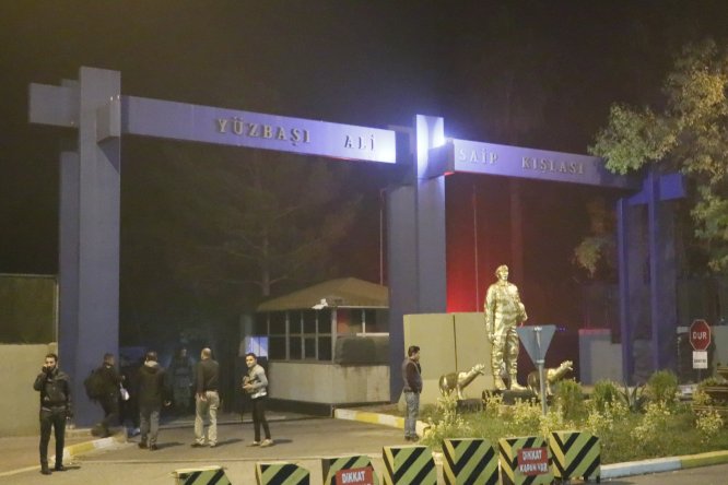 Şanlıurfa'da mühimmat deposunda patlamalar: 14 asker yaralandı