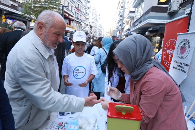 "Aileni Diyabetten Koru" farkındalık yürüyüşü