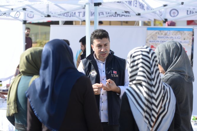 Mardin'de üniversite öğrencileri "terör" konusunda bilgilendirildi