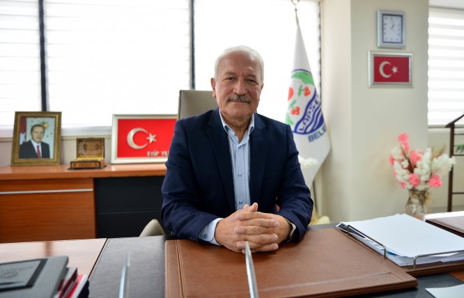 "Simgelerin köprüsü" yükseliyor