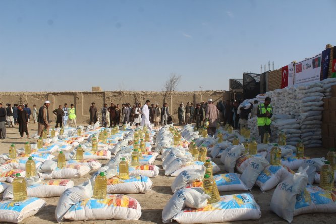 TİKA'dan Afganistan'da savaş mağduru bin aileye yardım