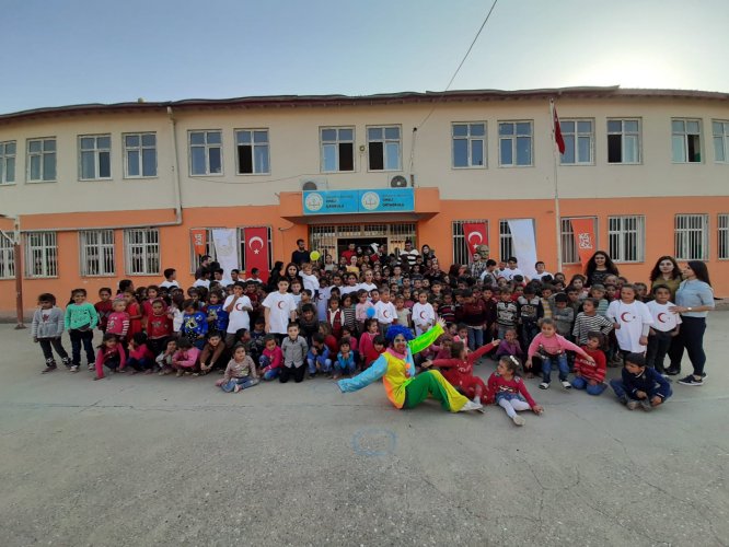 Akçakale ilçesinin Suriye sınırındaki okulda renkli etkinlik