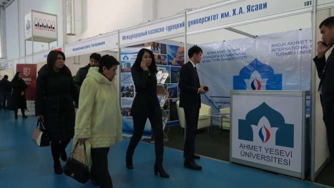 Kazakistan'da 17. Uluslararası Eğitim ve Bilim Fuarı başladı