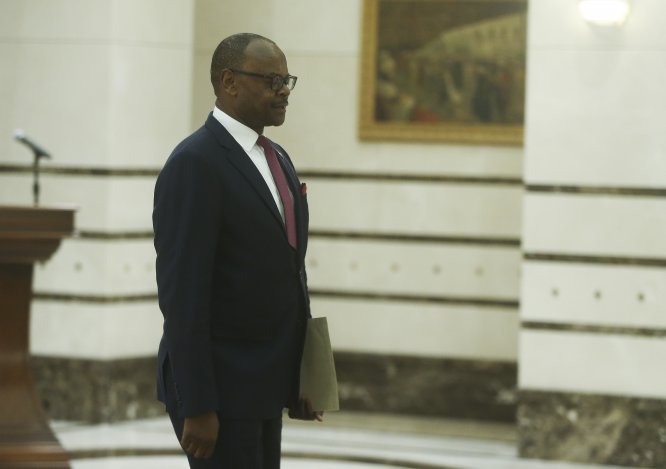 Zimbabve Büyükelçisi Mutiwazuka Erdoğan'a güven mektubu sundu