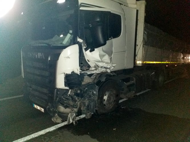 Sivas'ta tır ile çarpışan otomobilin sürücüsü öldü