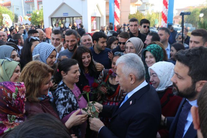 İzmir'de Maurice Aliberti-Esin Özgener İlkokulu açıldı