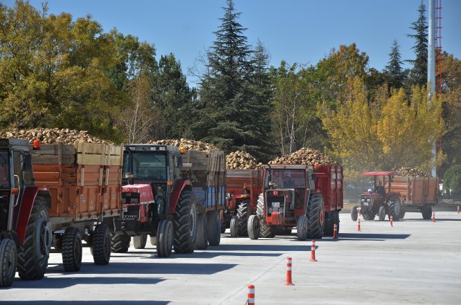 Çorum Şeker'den çiftçi ve nakliyecilere 80 milyon liralık ödeme