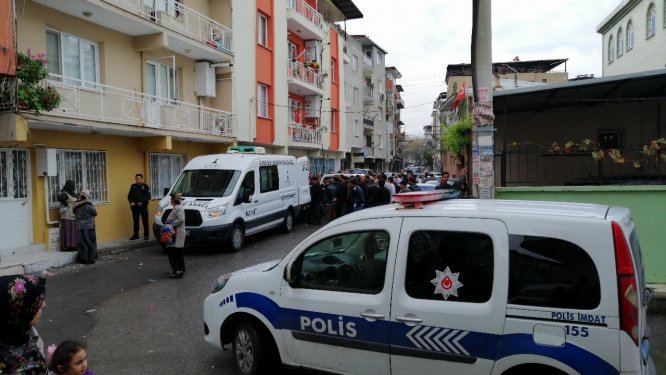 GÜNCELLEME- İzmir'de eşini baltayla öldürdüğü iddia edilen zanlı tutuklandı