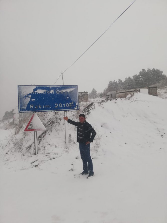 Sivas'ın yüksek kesimlerine kar yağdı