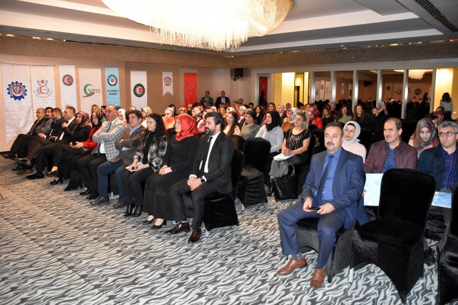 Kayseri'de "Çalışma Hayatı ve Sendikal Hayatta Kadın" semineri