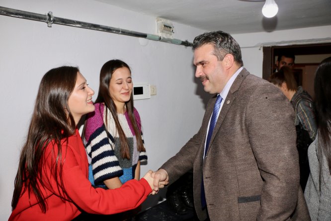 Anadolu Üniversitesi Rektörü Çomaklı'dan öğrenci evine sürpriz ziyaret