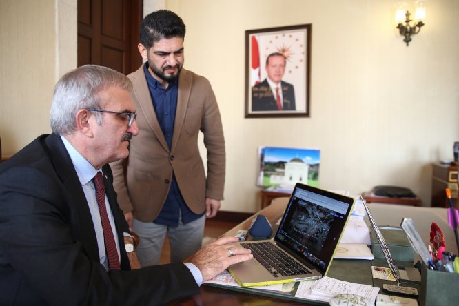 Antalya Valisi Karaloğlu, AA'nın "Yılın Fotoğrafları" oylamasına katıldı