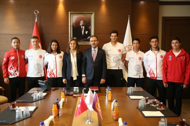 Bakan Kasapoğlu, milli yelkencileri kabul etti