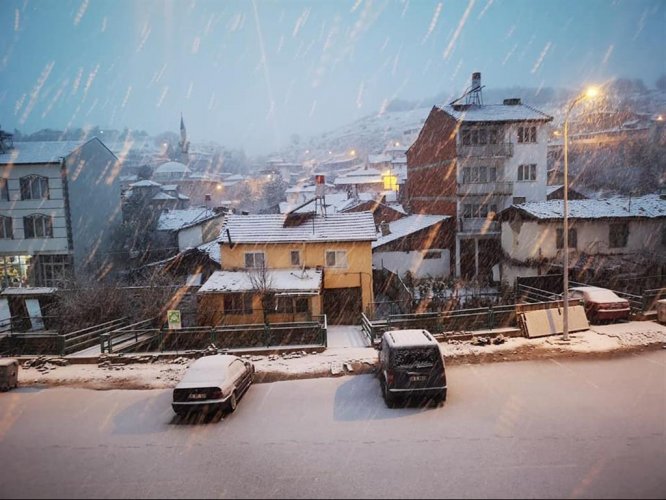 Marmara'nın güneydoğusu ile Eskişehir ve Kütahya'da kar yağışı