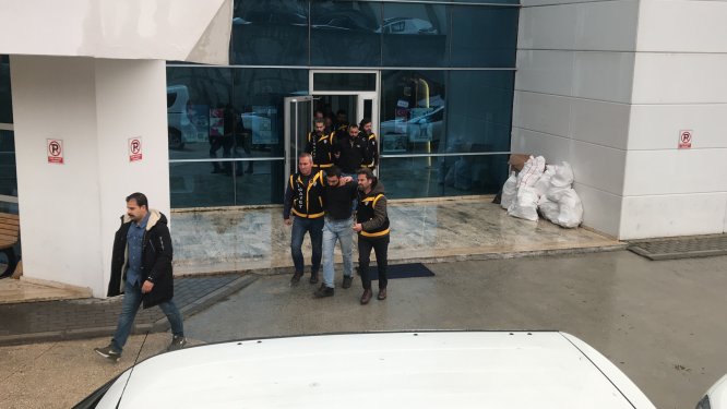 GÜNCELLEME - Bursa'da kavga ihbarına giden polis memurunun başından vurulması