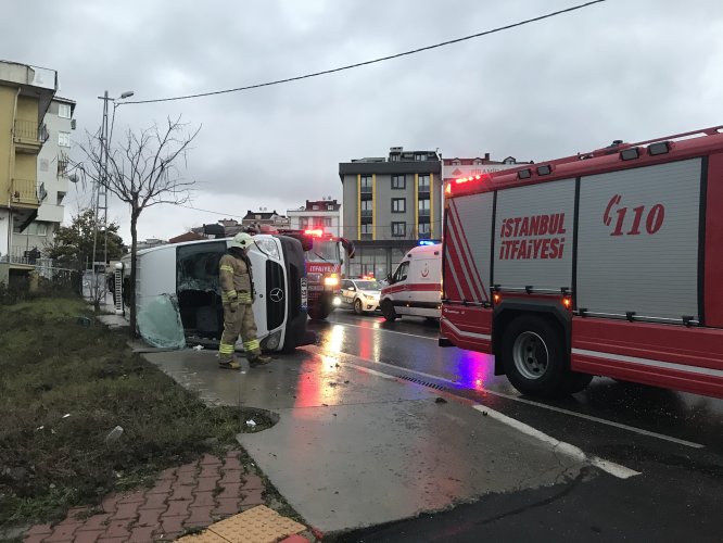 İstanbul'da öğrenci servisine çarpan otomobilin sürücüsü alkollü çıktı