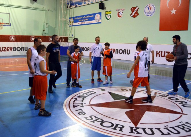 Öğrenci ve veliler hem obeziteyle savaşıyor hem de sosyalleşiyor