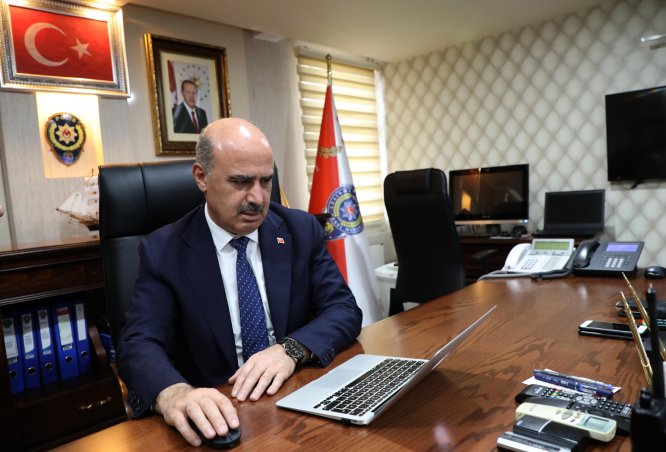 Rize Emniyet Müdürü ile Jandarma Komutanı, AA'nın "Yılın Fotoğrafları" oylamasına katıldı