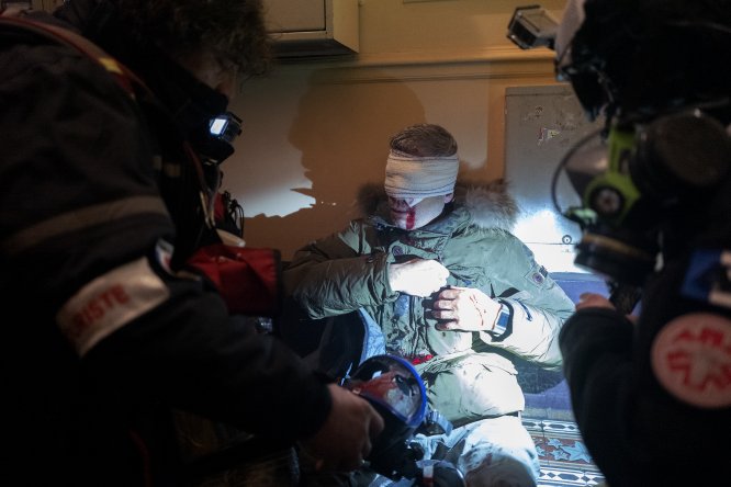 Fransa'da gösterilerde gözünden yaralanan AA Foto Muhabiri Mustafa Yalçın ameliyat oldu