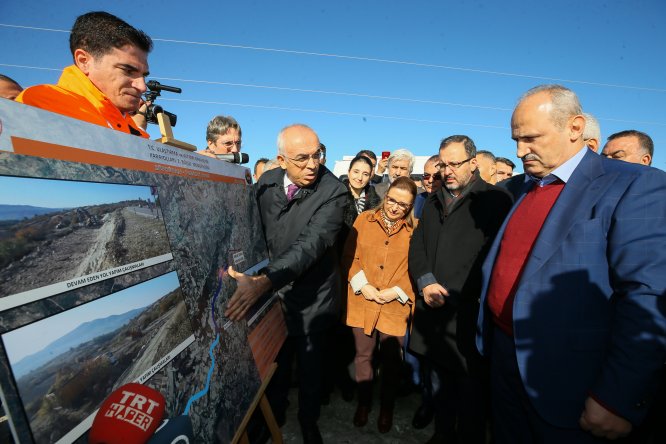 Bakanlar Pekcan, Turhan ve Kasapoğlu, Manisa'da yatırımları inceledi