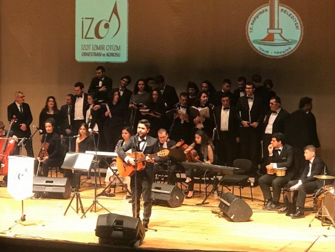İzmir Otizm Orkestrası ve Korosu'ndan annelere özel konser