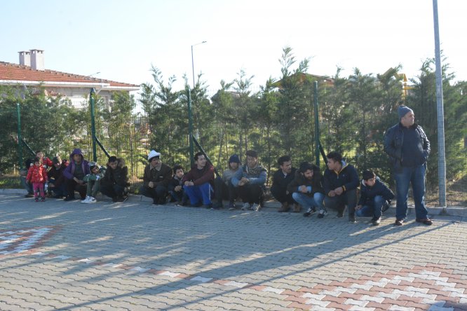 Çanakkale'de 49 düzensiz göçmen yakalandı