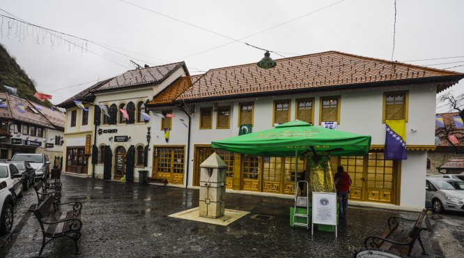 Bosna Hersek'te Vakıflar Genel Müdürlüğünce onarılan tarihi kahve binası açıldı