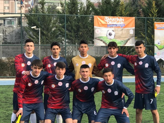 Çubuklu çıraklar futbol turnuvasında ikinci oldu