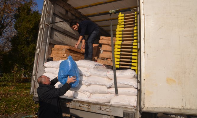 Kütahyalı hayırseverlerden Suriye'ye insani yardım