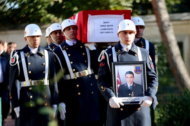 Şehit Astsubay Esma Çevik son yolculuğuna uğurlandı