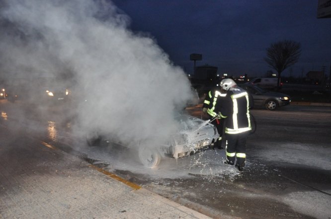 Afyonkarahisar’da otomobil yangını