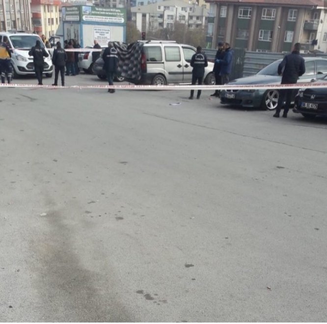 Başkent’te hakkında uzaklaştırılma kararı bulunan koca otomobilinde öldü