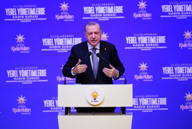 Cumhurbaşkanı Erdoğan: “Çalışmak kadının aile içindeki önemine ortadan kaldırmaz”