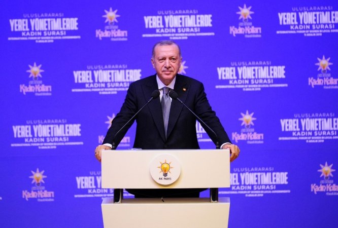 Cumhurbaşkanı Erdoğan: “Çalışmak kadının aile içindeki önemine ortadan kaldırmaz”