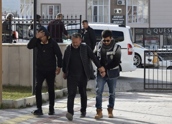 Burdur’da masaj salonuna fuhuş operasyonu: 2 tutuklama
