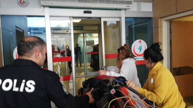 Tesadüfen olay yerinden geçti, eşinin öldüğünü kimse söyleyemedi