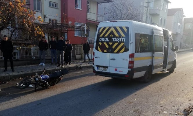 Isparta’da okul taşıtının çarptığı motosikletin yabancı uyruklu sürücüsü öldü