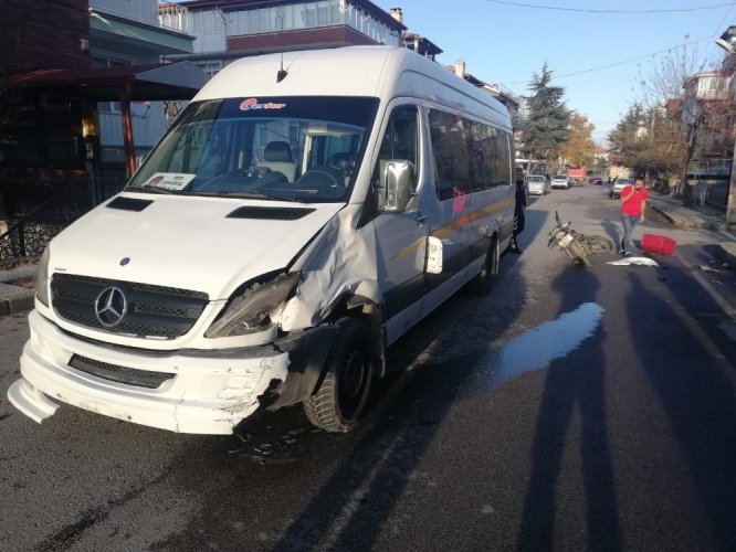Isparta’da okul taşıtının çarptığı motosikletin yabancı uyruklu sürücüsü öldü