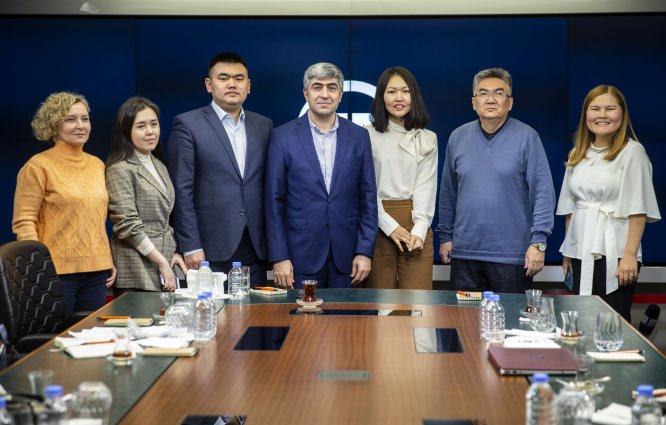 Kazakistan basın heyeti AA'yı ziyaret etti