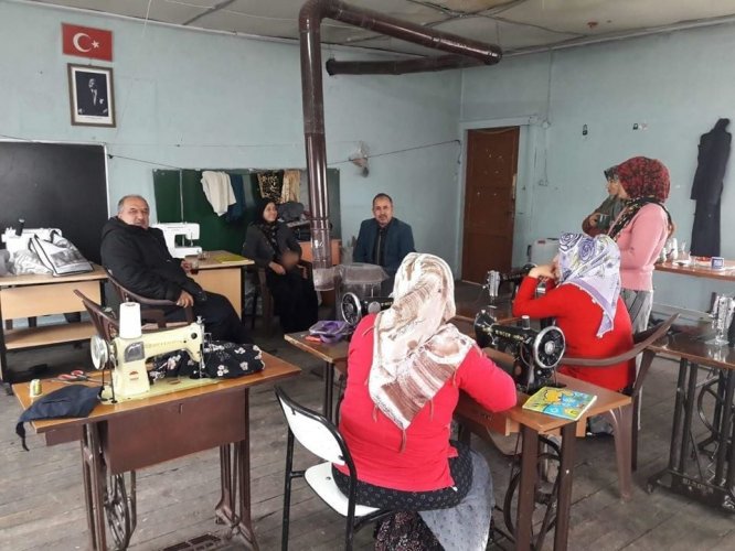 Müdür Musa Kazak: "Köylerde açılan kurslar ekonomiye katkı sağlamalıdır"