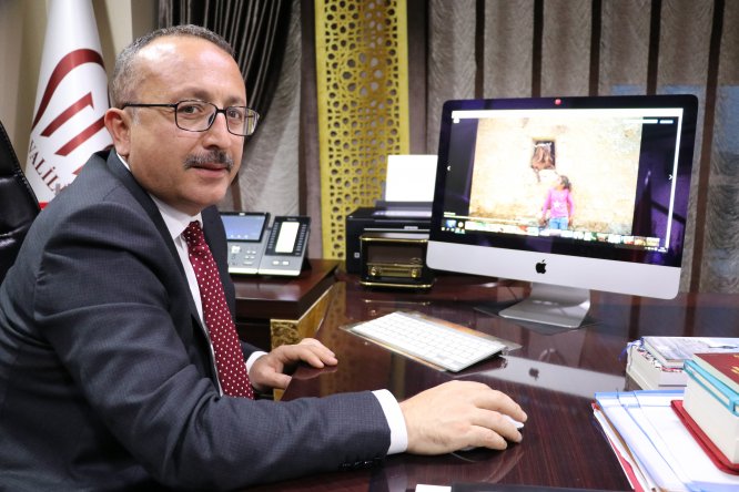 Siirt Valisi Ali Fuat Atik AA'nın "Yılın Fotoğrafları" oylamasına katıldı