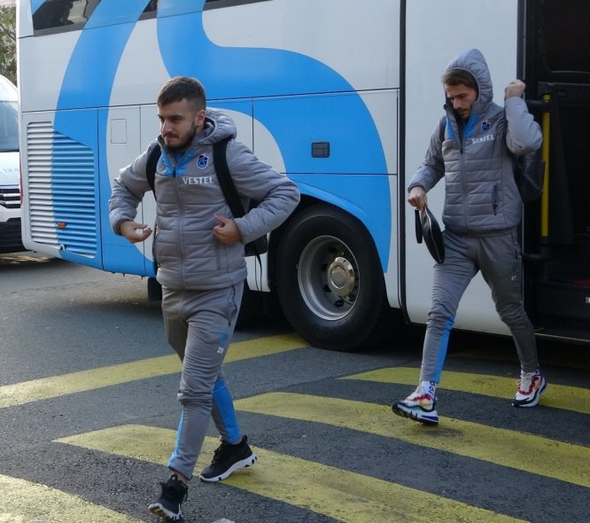 Trabzonspor, Basel maçı için İsviçre’ye gitti
