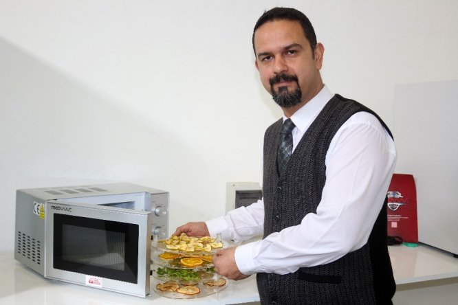 Ev hanımlarının işini kolaylaştıracak cihaz Van’da üretildi