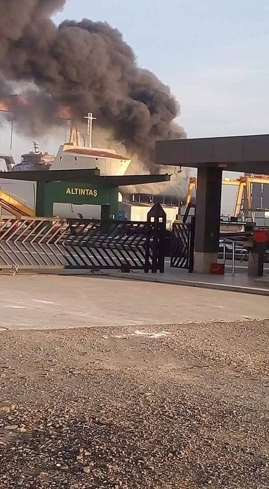 Tersanede korkutan yangın